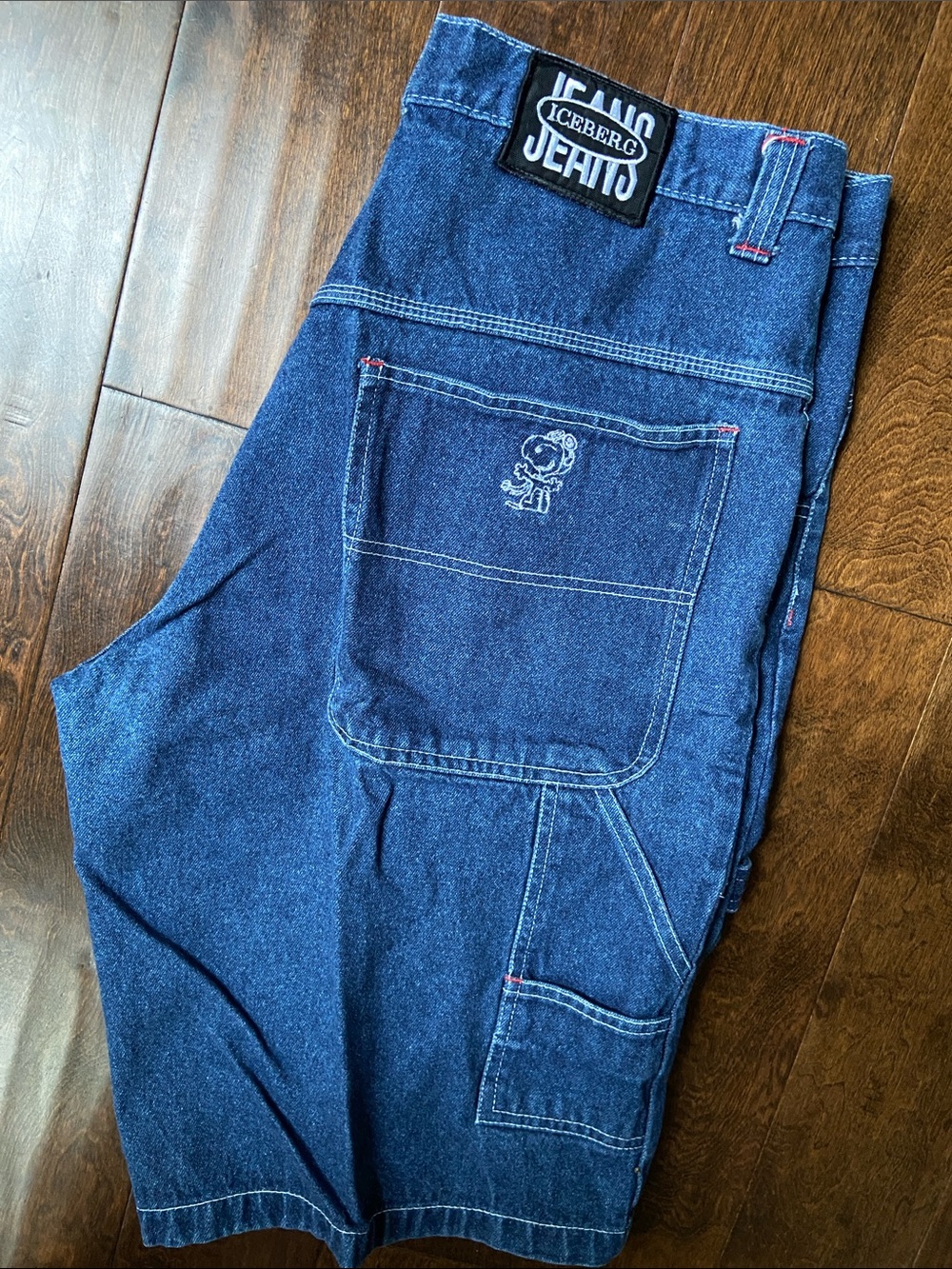 Rare Vintage Y2K Iceberg baggy shorts SZ 40 Snoopy embroidered